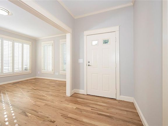 3rd image of 119 Linden Pl