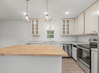 422 Hickory Hill Rd, La Grange, KY 40031