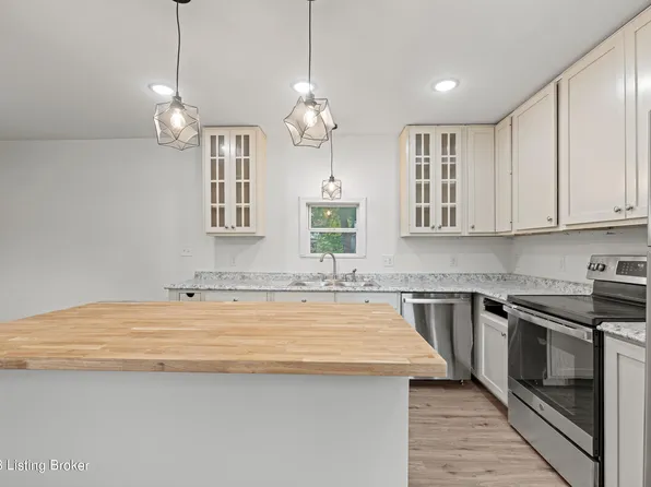 422 Hickory Hill Rd, La Grange, KY 40031