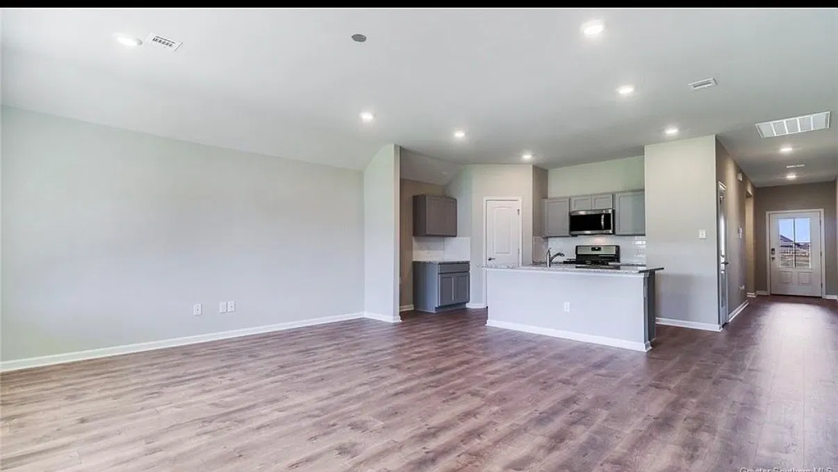 4 bed, 1874 sqft, $2,500 — Photo 1