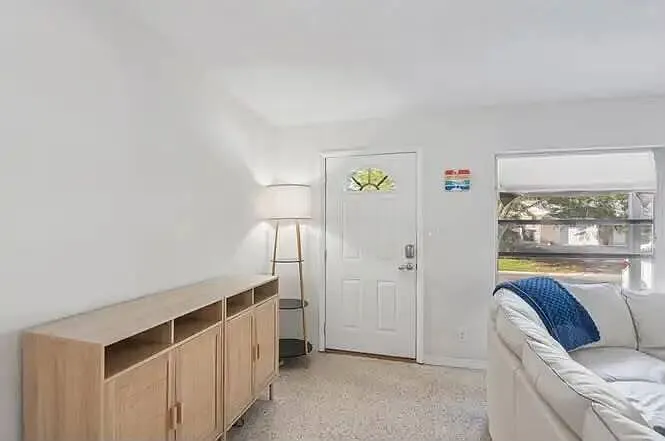 6338 6th Ave S — Photo 2