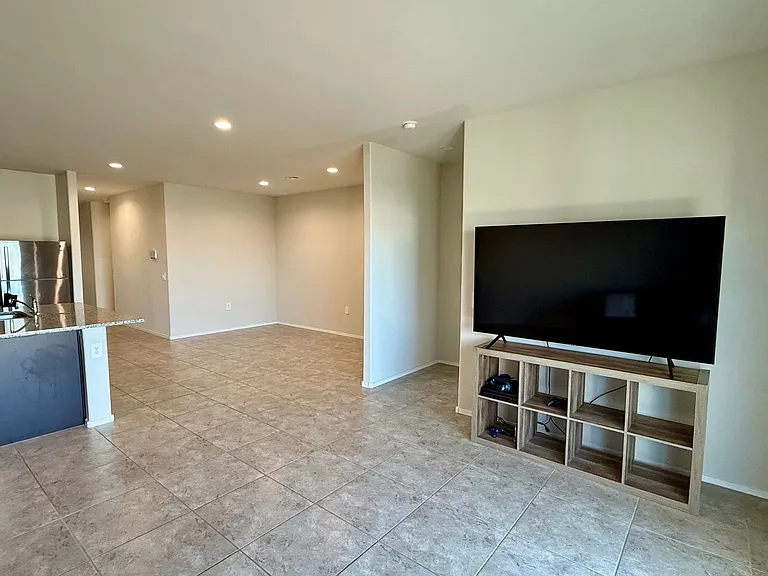 2207 S 46th St — Photo 10