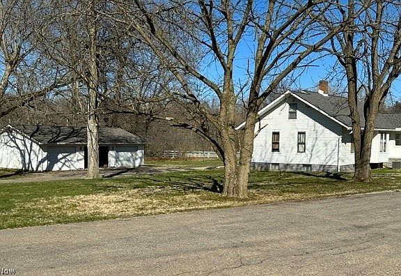 4th image of 3875 Roseville Rd