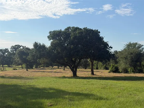 Lewis Rd, Burton, TX 77835