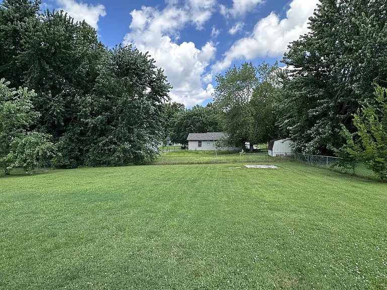 587 Anita Dr — Photo 8