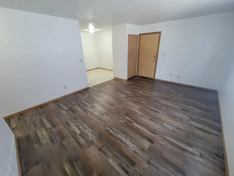 1701 La Crescent St #133 — Photo 9