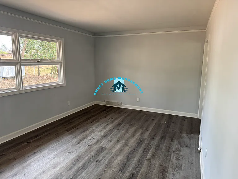 388 Olsen Ave — Photo 10
