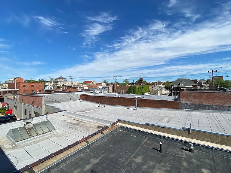 935-937 Maine St — Photo 11