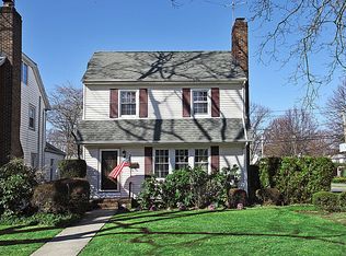 47 Cambridge Ave, Garden City, NY 11530