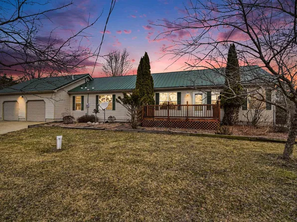 25 E Highwood Rd, Beaverton, MI 48612