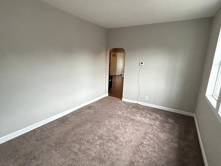 1243 W 32nd St #2R — Photo 7