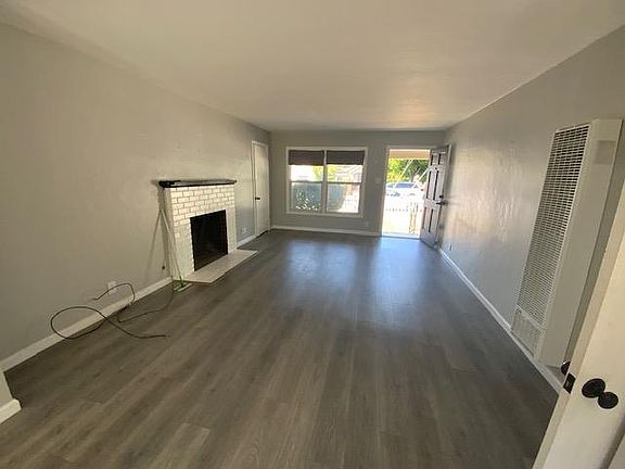 5th image of 1027 Valota Rd