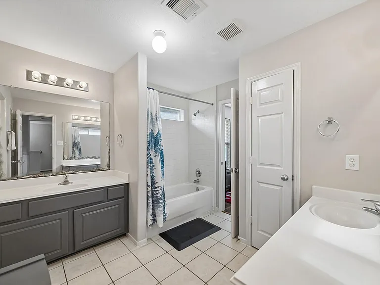 21702 Cozy Hollow Ln — Photo 17