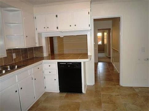4th image of 3526 Willow Lane Dr