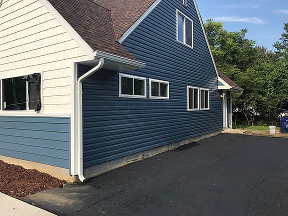 4th image of 2372 Brentnell Ave