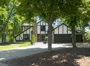 6804 Sand Ridge Rd, Eden Prairie, MN 55346