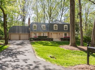 10020 Weatherwood Ct, Potomac, MD 20854