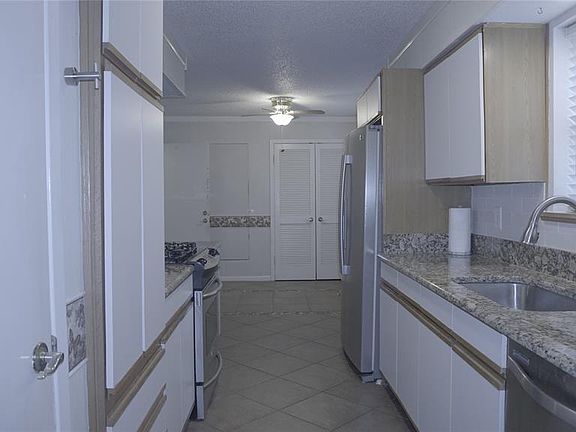 3rd image of 2312 Lovell Dr