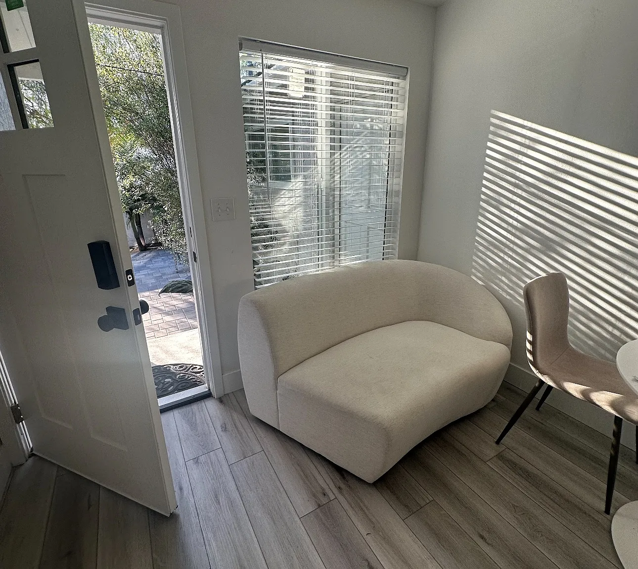 2132 Santa Fe Ave — Photo 4
