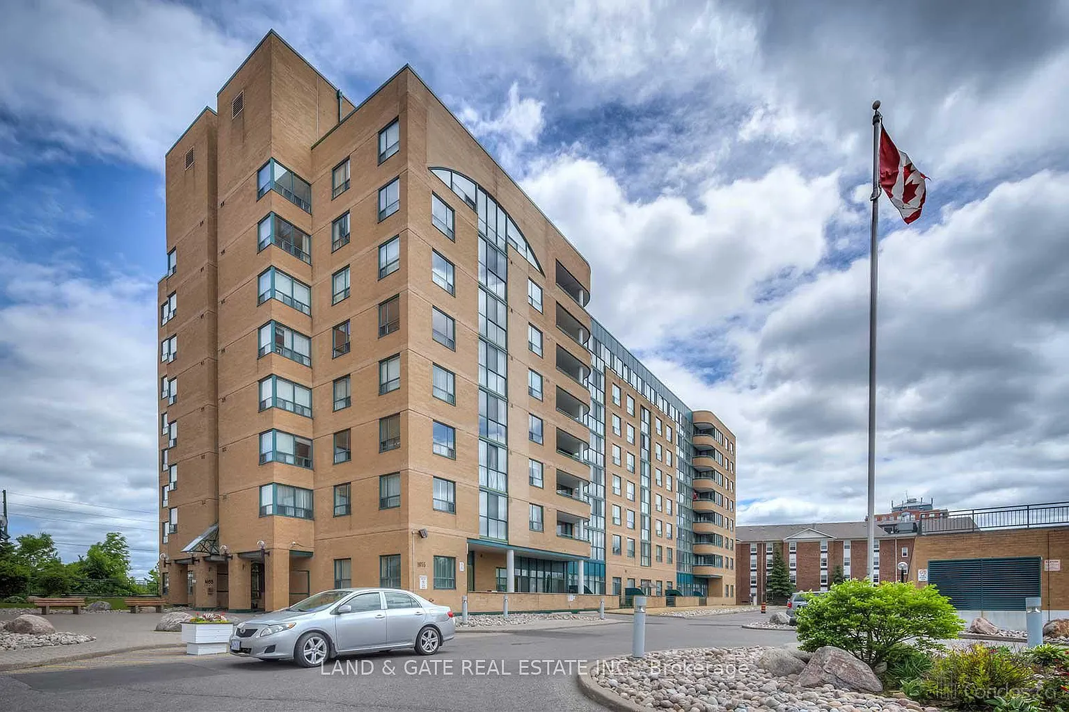 1665 Pickering Pkwy #512 photo 1