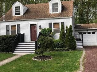 460 Brookside Ave, Oakhurst, NJ 07755