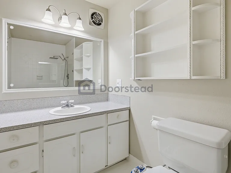 11515 Greenwood Ave N #B — Photo 24
