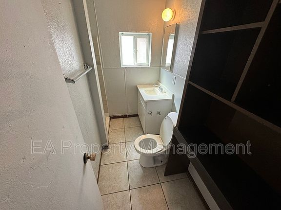 5th image of 117 40th St NW APT 2