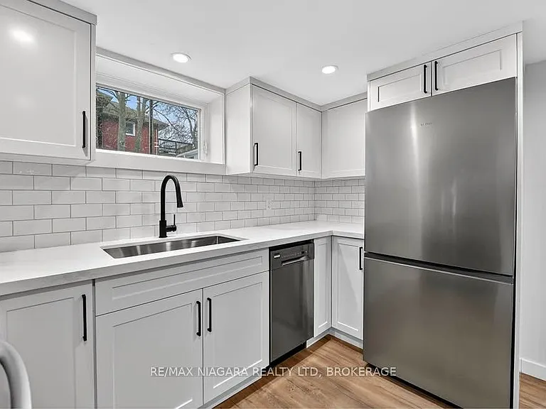 3548 Bond St #LOWER — Photo 2