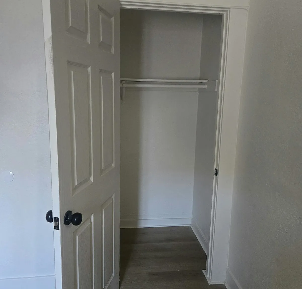 1545 West 30th Street, Unit R1 — Photo 3