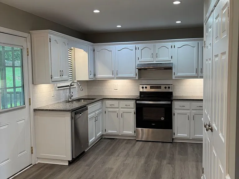 6877 Briarwood Dr — Photo 14
