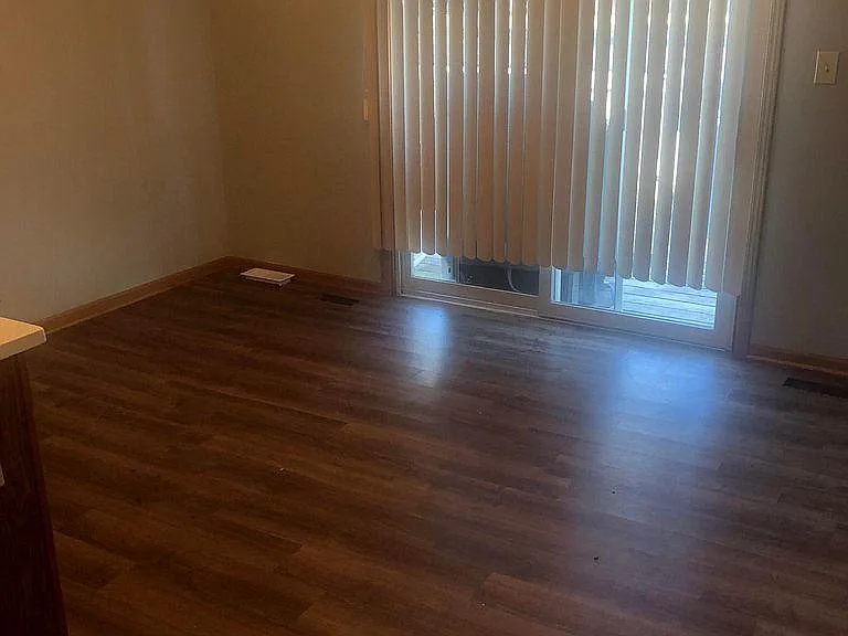 2 bed, 1200 sqft, $1,500 — Photo 2