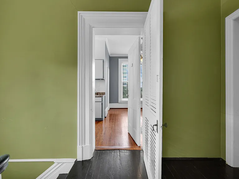 112 E Harris St — Photo 12