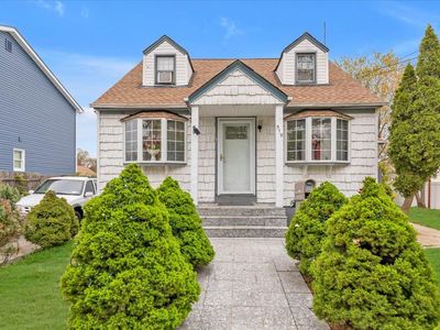 579 Keller Avenue, Elmont, NY, 11003