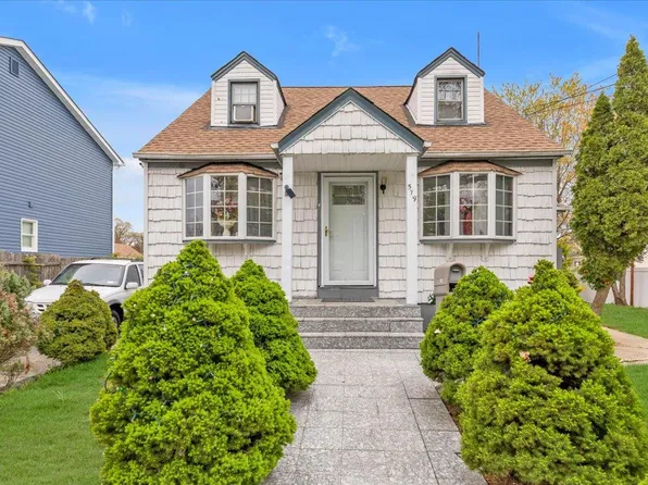 579 Keller Avenue, Elmont, NY 11003