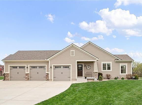5th image of 9159 Scott Dr
