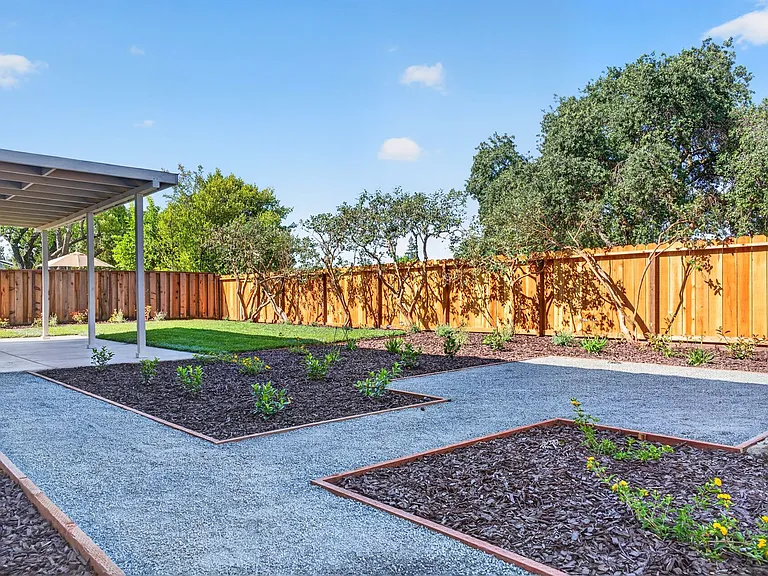 611 Rock Oak Rd — Photo 43