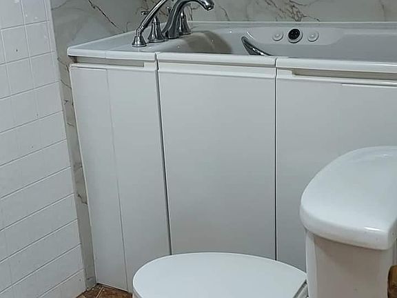 4th image of 2951 N Huron Rd #1