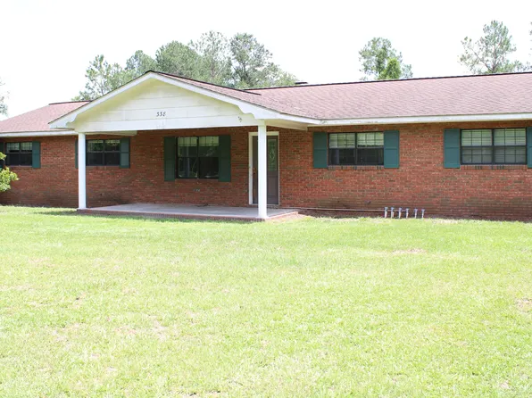 338 Lakeview Dr SE, Baxley, GA 31513