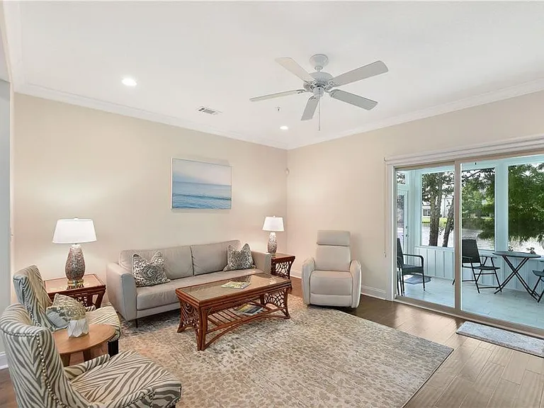510 Mariners Cir — Photo 11