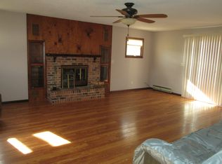 1203 Lincoln Rd, Monmouth, IL 61462