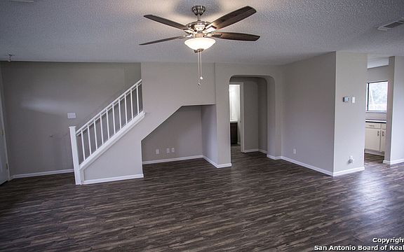 3rd image of 8133 Chestnut Barr Dr