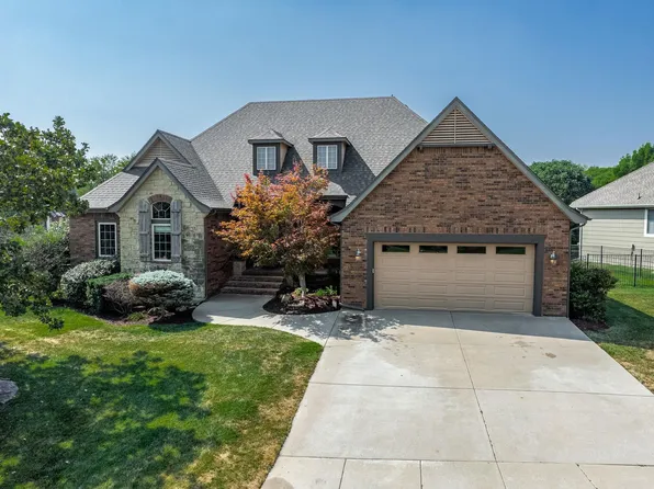 2453 N Peckham St, Wichita, KS 67228