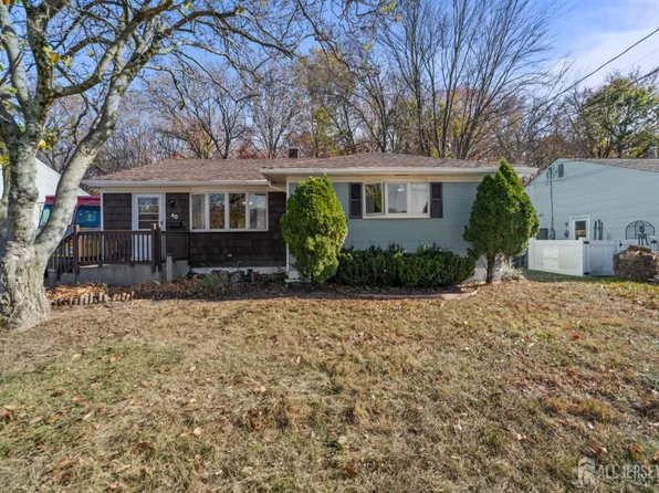 40 Hardwick Dr, Ewing, NJ 08638