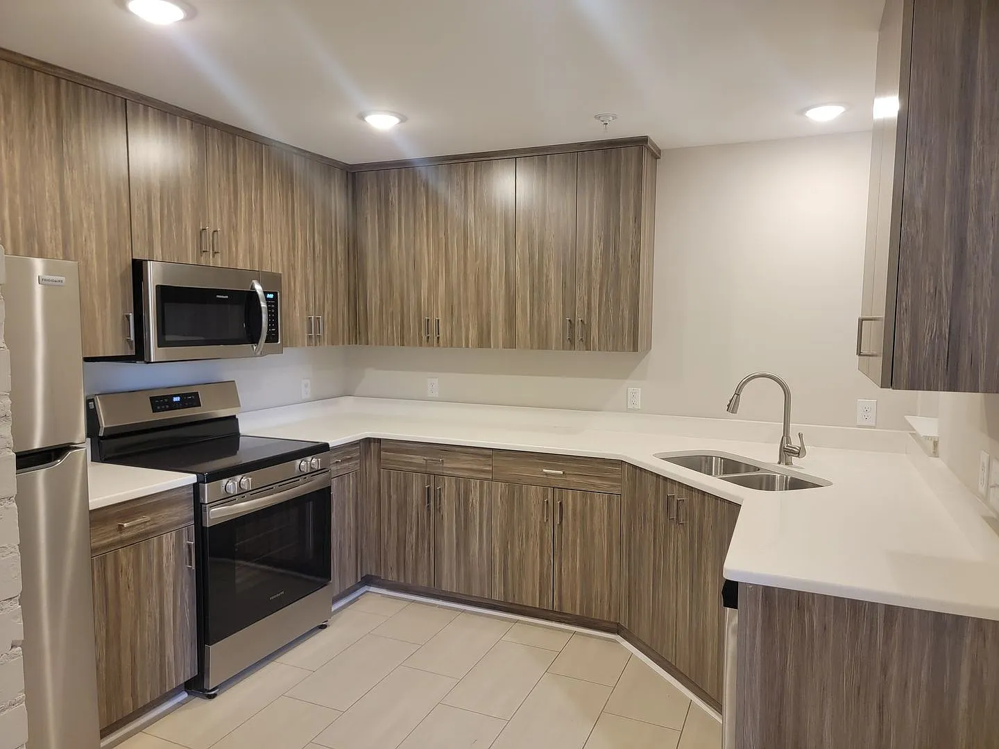 1111 N Thompson St — Photo 4