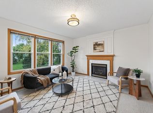 3090 Copper Oaks Draw, Woodbury, MN 55125