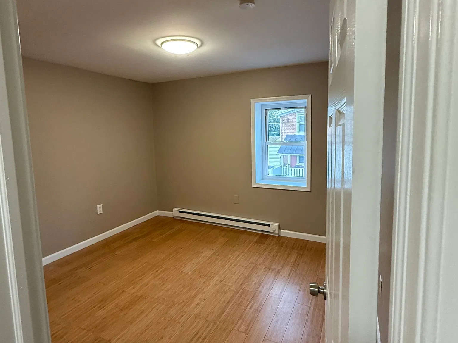 3 bed, 850 sqft, $2,495 — Photo 4