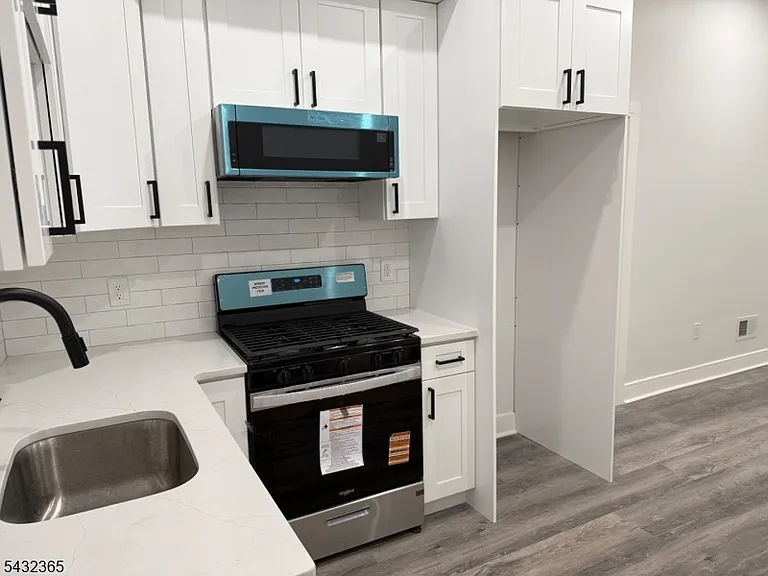 321 Jefferson Ave #1 — Photo 3