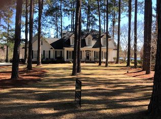 121 Greentree Dr, Broxton, GA 31519