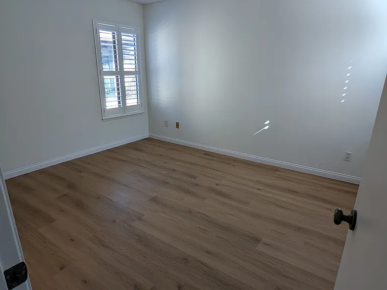 1655 Greenfield Ave #26 — Photo 5
