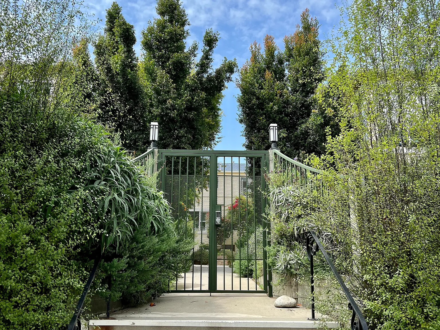 1 bed, 930 sqft, $5,400 — Photo 4